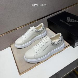 ブランド 品 コピーARMANIスニーカー最新作即発今季はファション感漂う