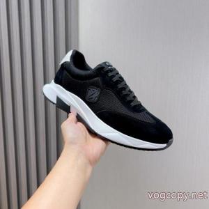 偽 ブランドARMANI    スニーカーセールで嬉しい入荷 2026☆新色が登場！  お勧めの一品.