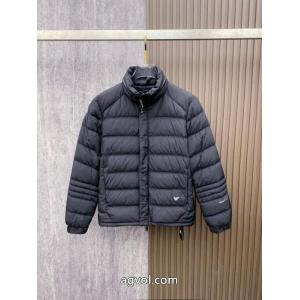 ブランド コピー 販売店ダウンジャケットARMANIお気に入りのスタイル お勧め使える未入荷ブランド SS26限定版