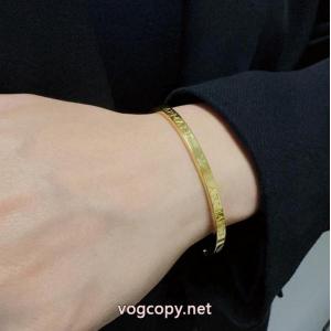 今年の大トレンド ファッション 人気 保温性の高いARMANIコピー 商品 販売    アクセサリー..
