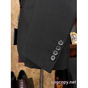 偽物 ブランド 販売秋冬トレンド ランキング1位入賞 秋冬のコーディネートに欠せないARMANI    スーツ..
