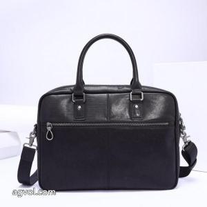 ARMANI    バッグブランド コピー バック女性らしいシルエット 最新作入荷 話題のアイテム..