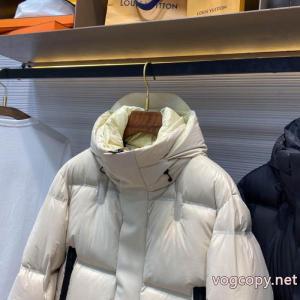 超人気でめちゃかわいい 高級感ある 完売次第終了早い者勝ち    ダウンジャケットコピー 品 ブランドARMANI.