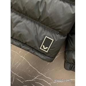 ファッション感満載！ 快適な着心地 期待値も高いアイテムブランド コピー 販売     ダウンジャケットアルマーニ..
