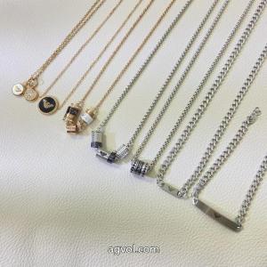 お買い得人気セール 新作販売開始 完売品冬に大活躍間違いなしアルマーニコピー 商品 ブランド    アクセサリー..