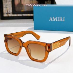 サングラスブランド 偽物夏の暑い日にも快適に 雑誌掲載 大人の華やかさを演出ARMANI..