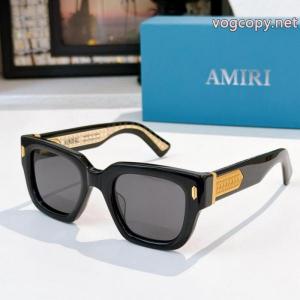 サングラスブランド 偽物夏の暑い日にも快適に 雑誌掲載 大人の華やかさを演出ARMANI..