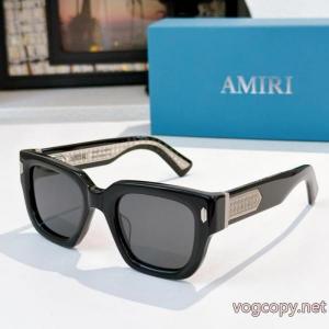 サングラスブランド 偽物夏の暑い日にも快適に 雑誌掲載 大人の華やかさを演出ARMANI..