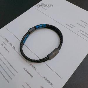 激安 通販 専門アルマーニアクセサリー販路限定モデル 主役級アイテム 話題沸騰..