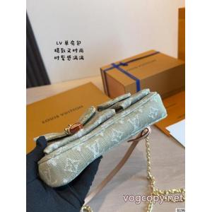 アルマーニバッグコピー ブランド 販売超激得格安 ビックシルエット 大人気でした！..