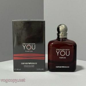 ブランド コピー 品今年人気定番新作 個性派  軽快に着こなせるブランドARMANI..