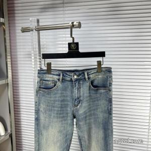 ジーンズ偽物 ブランド 激安アルマーニずっと愛用できる 着心地の良い 完売間近.