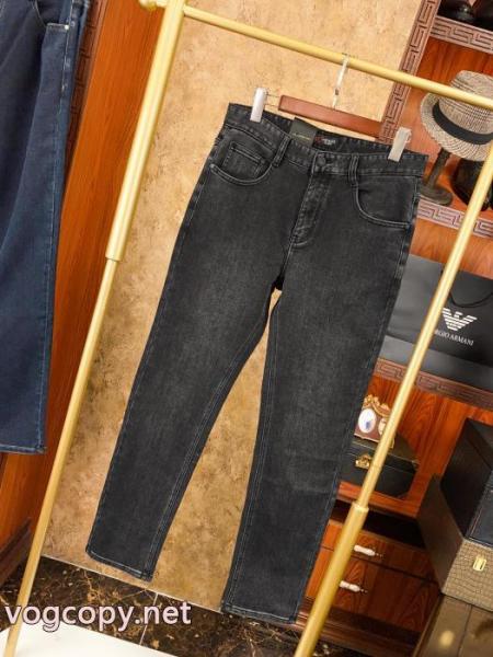 ブランド ジーンズブランド 激安今買い得 安心の国内発送 カジュアルに使えるARMANI. 4