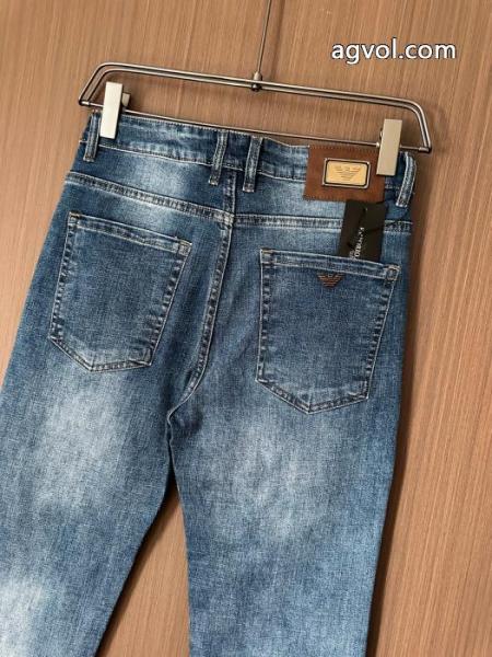 アルマーニ ARMANIブランド コピー バック美品★ 人気すぎて再入荷 主役になる存在感 ジーンズ.. 4
