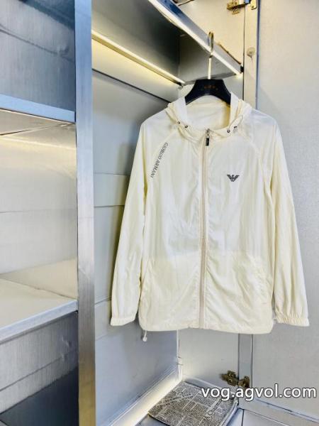 入手困難 きれいめコーデに変身 毎シーズンに活躍する偽物 ブランド 販売コートARMANI.. 0 
