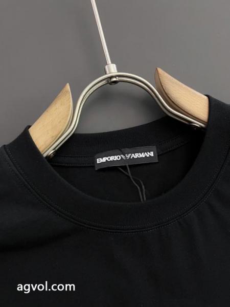 激安 ブランド 通販Tシャツ関税込&追跡案内付 個性的なモデル 都会的な印象ARMANI. 5 