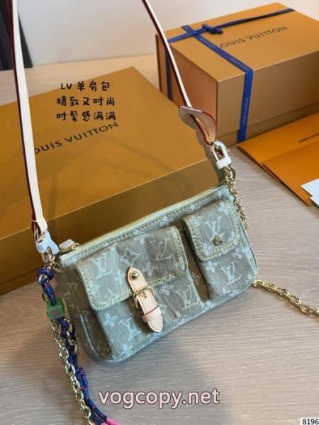 アルマーニバッグコピー ブランド 販売超激得格安 ビックシルエット 大人気でした!.. 1