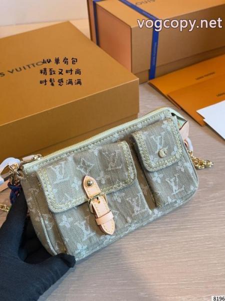 アルマーニバッグコピー ブランド 販売超激得格安 ビックシルエット 大人気でした!.. 5