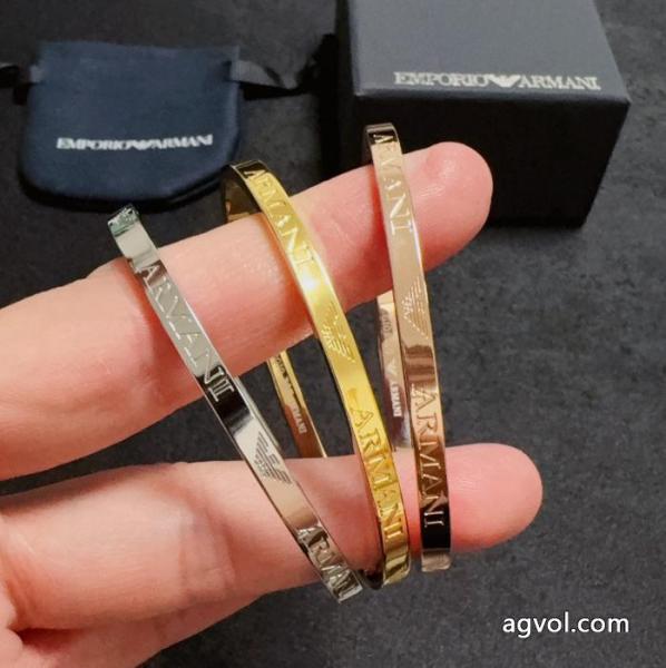 アクセサリー相性抜群のコンビ 新作入荷人気 ストリート系ブランド 偽物アルマーニ.. 5 